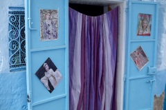 Salón de belleza femenino en la medina de Chefchaouen. Un maquillaje tradicional sale aproximadamente 80 dírhams (8 euros). Foto: Dahian Cifuentes