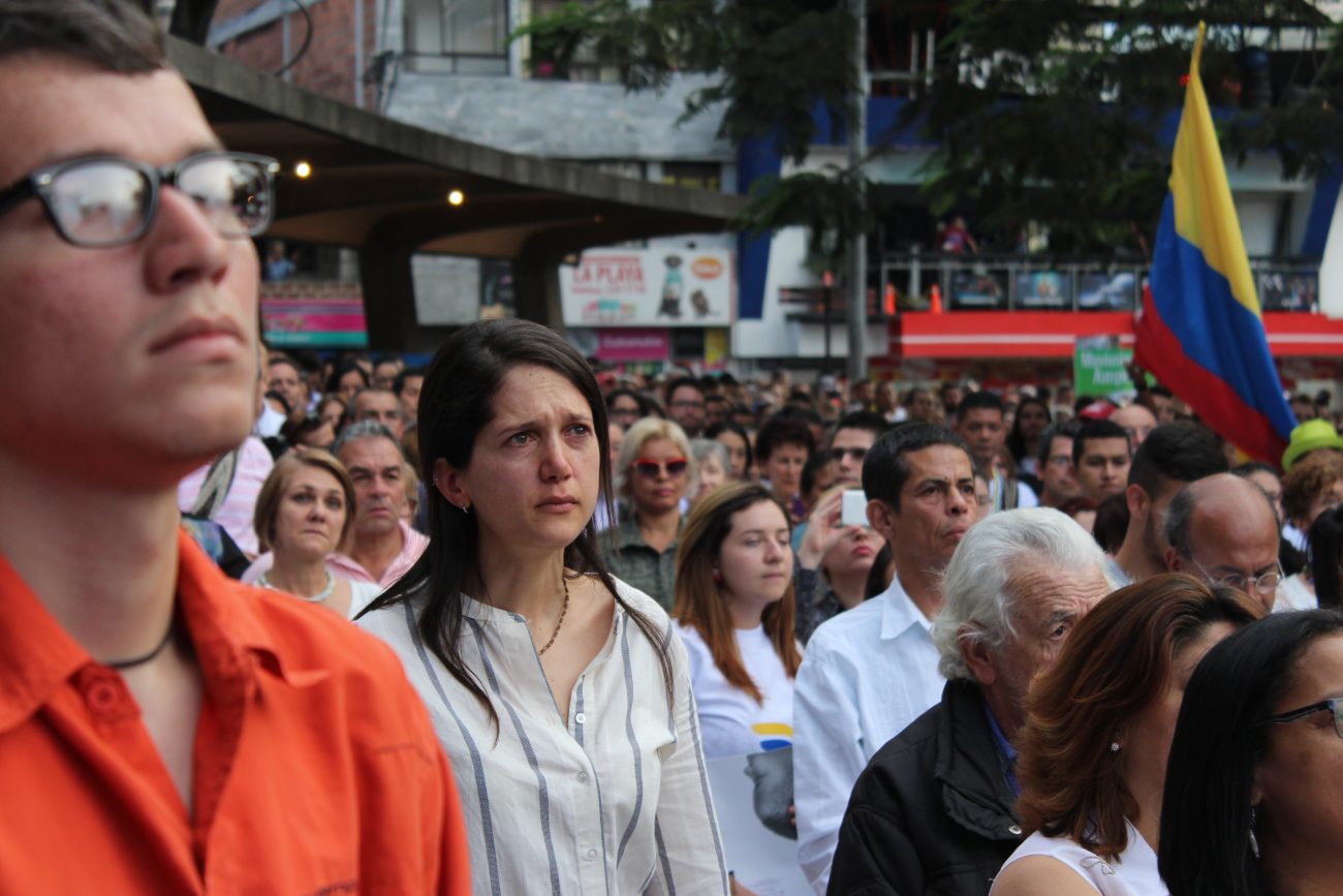 Firma del tratado de paz visto en Medellín. Foto: Daniel Wizenberg