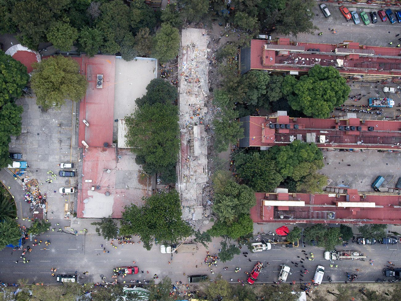 Multifamiliar Tlalpan. Los escombros del edificio C1. 9 muertos. Foto: Alejandro Saldívar