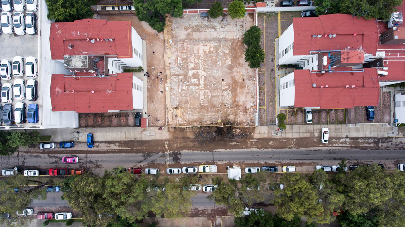 Rancho de los Arcos 32. El terreno donde se derrumbó un edificio de 5 pisos. 7 muertos. Foto: Alejandro Saldívar