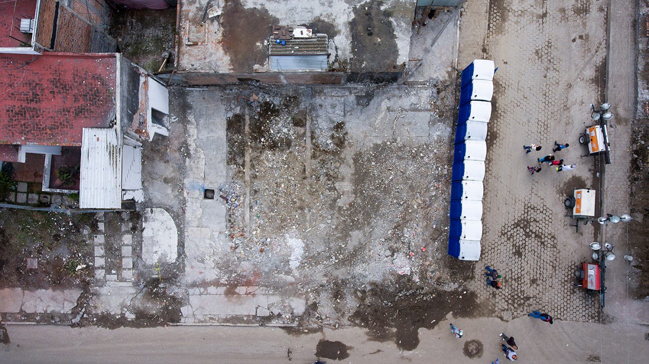 Avenida México 47, Xochimilco. El terreno donde se derrumbó un local comercial de 2 niveles. 2 muertos. Foto: Alejandro Saldívar