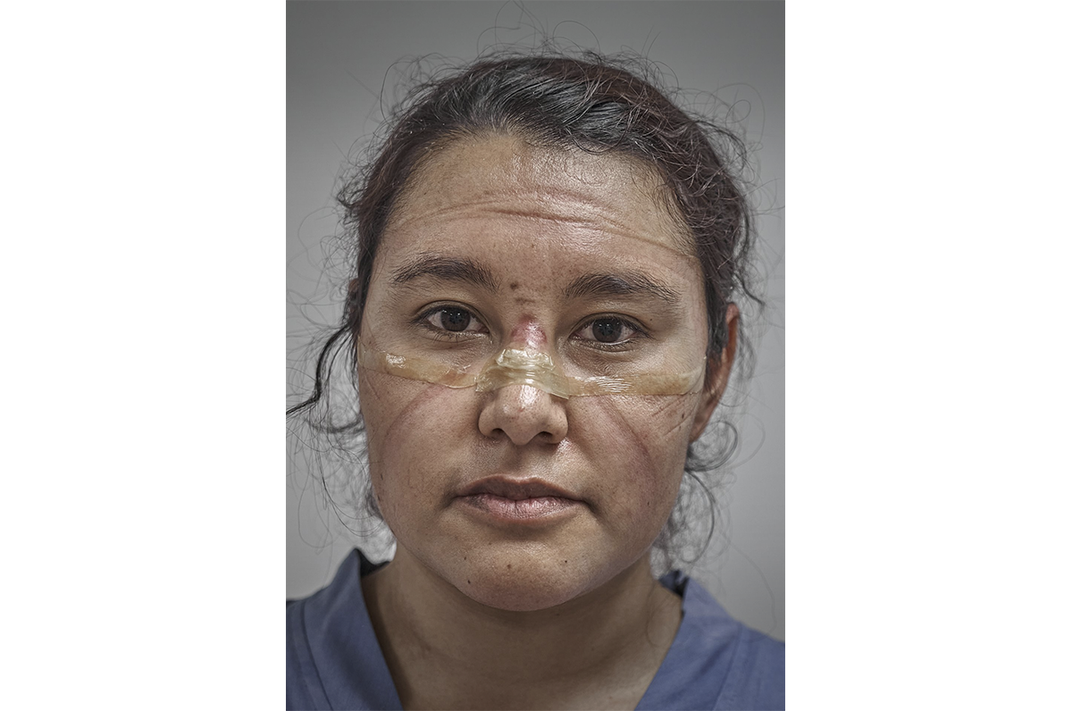 La doctora Katia Palomares, de 31 años, después de terminar su jornada. Foto: Iván Macías