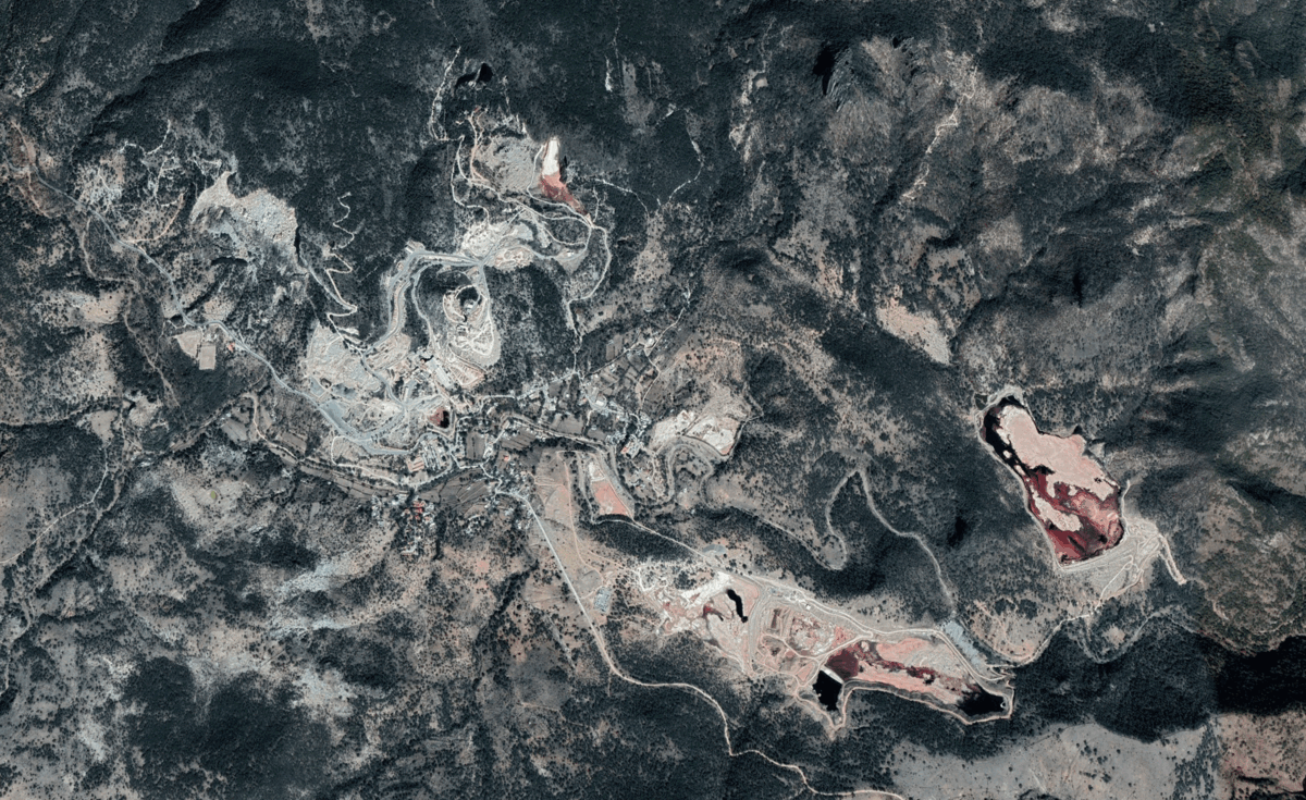 La evolución de las presas de jale en La Salitrera. Fotos: Google Earth