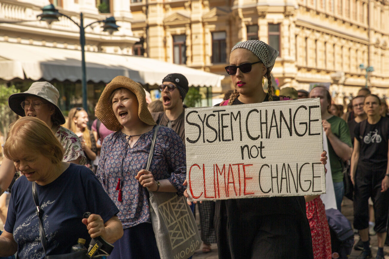 La plaza Senaatintori, en el centro de Helsinki, se convirtió en el epicentro de la marcha por el clima que organizaciones medioambientales convocaron el pasado 2 de junio. Marta Saiz