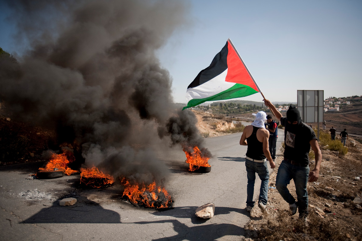 Enfrentamiento entre civiles palestinos y soldados en Nabi Saleh, Cisjordania.  Foto: Alejandro Saldívar