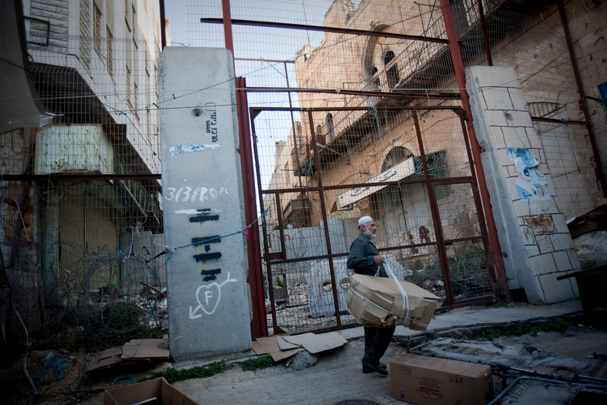Calle Shuhada en Hebrón, al sur de Palestina. Hebrón, Cisjordania. Foto: Alejandro Saldívar