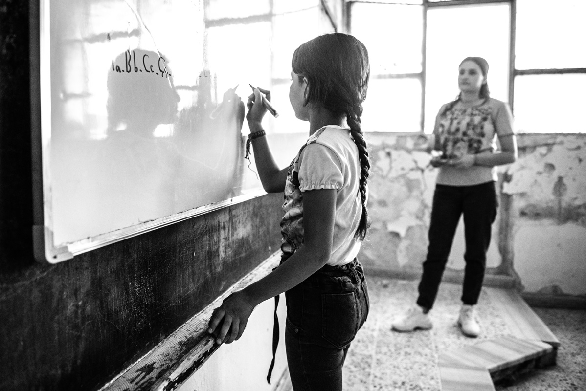 Kefa en la escuela, las clases son impartidas en Kurdo. Rojava, 2023. Foto: Mauricio Centurion