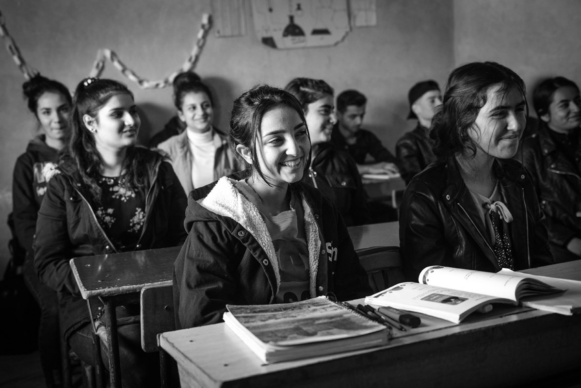 Escuela dentro del campo de refugiados kurdos de Afrin, Sheba, Siria, 2023. Foto: Mauricio Centurion